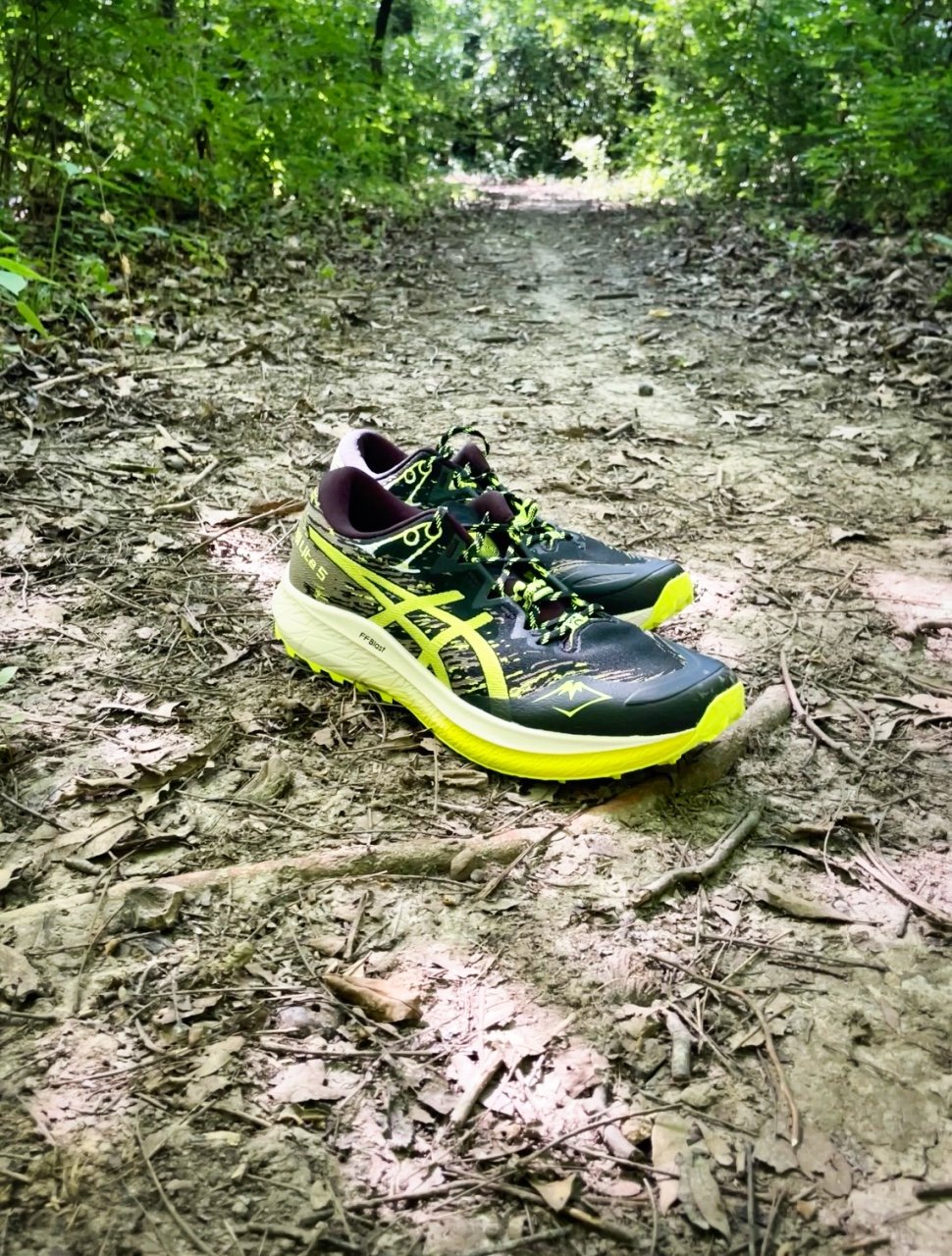 Picture of ASICS Fuji Lite 5