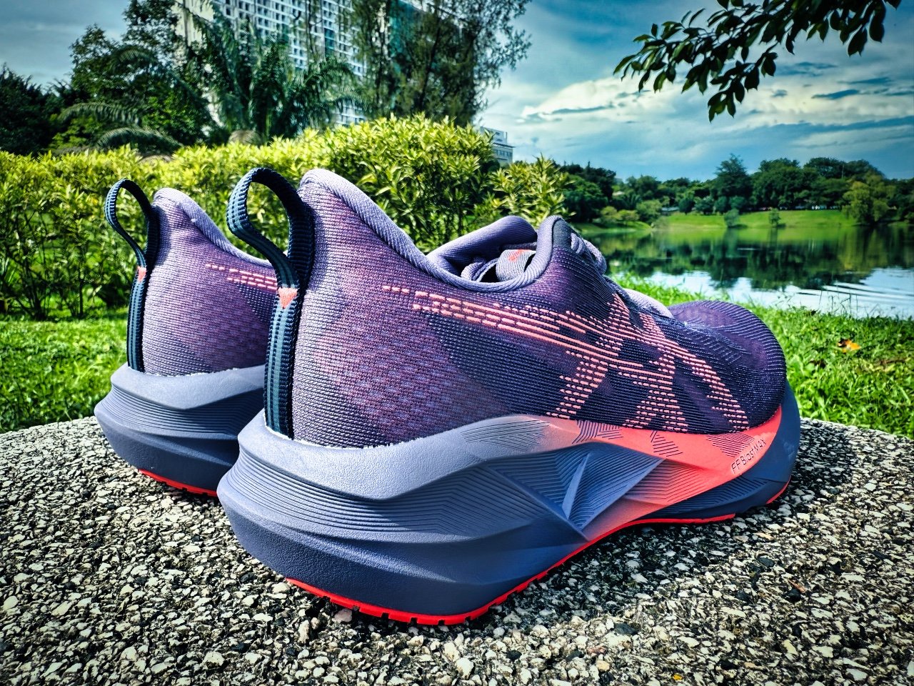 Picture of ASICS Novablast 5