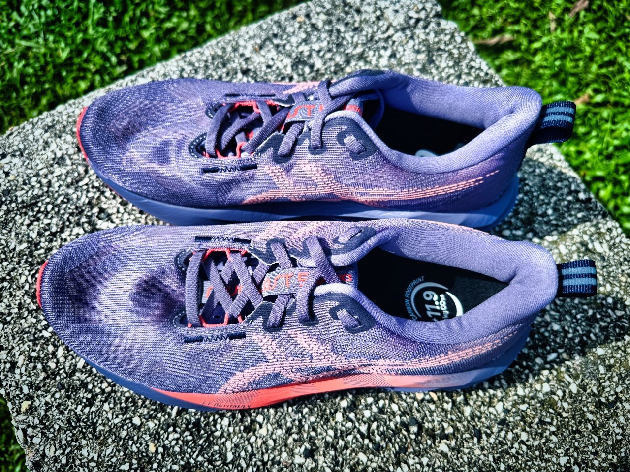 Picture of ASICS Novablast 5