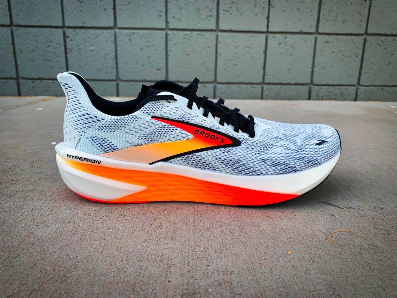 Picture of Brooks Hyperion 2