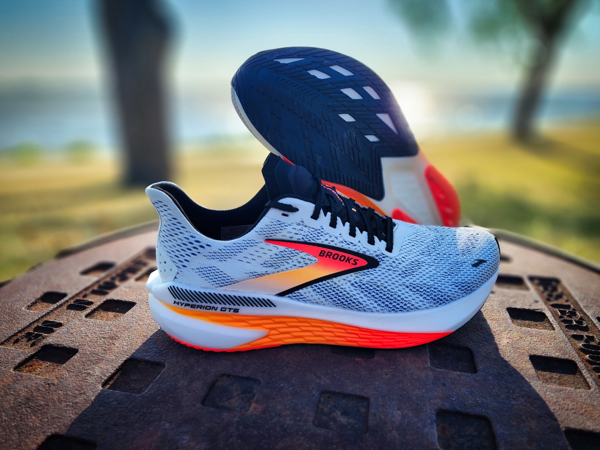 Picture of Brooks Hyperion GTS 2