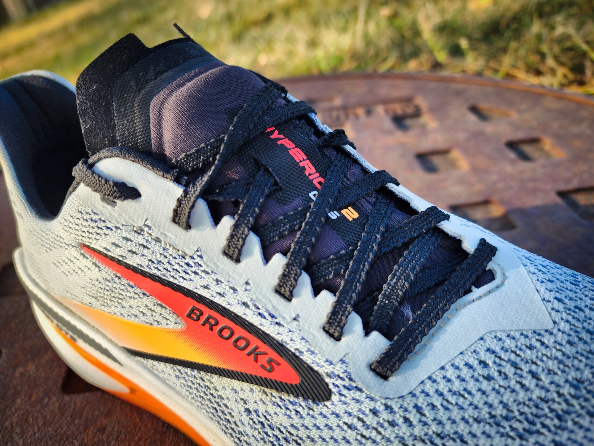 Picture of Brooks Hyperion GTS 2
