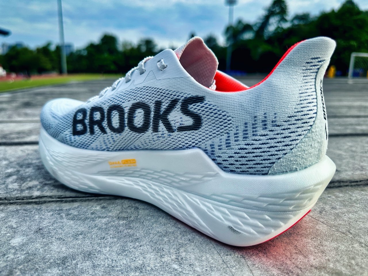 Picture of Brooks Hyperion Max 2