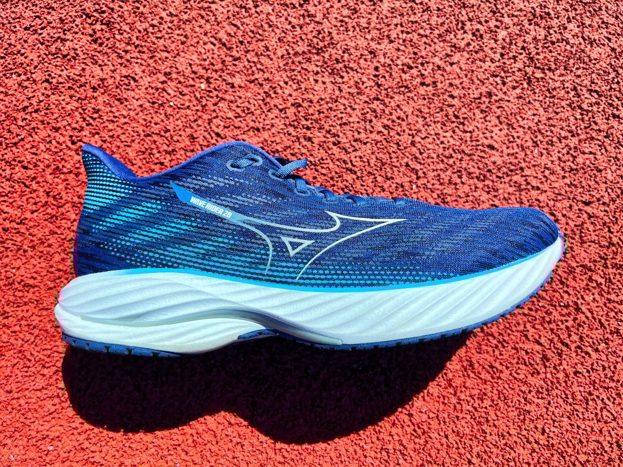 Picture of Mizuno Wave Rider 28