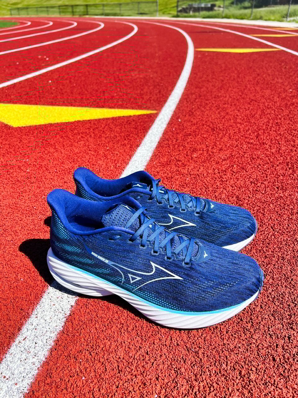 Picture of Mizuno Wave Rider 28